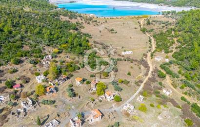 CB MARİNA'DAN KAPUBAĞ'DA GÖL MANZARALI SATILIK KARGİR EV VE TARLA