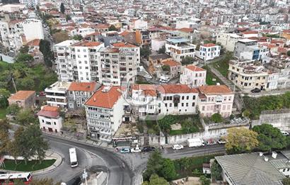 İZMİR VARYANT ÜZERİNDE TARİHİ VE MİMARİ DEĞERİYLE NADİR BULUNAN SATILIK KONAK