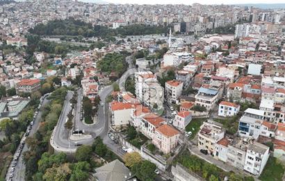 İZMİR VARYANT ÜZERİNDE TARİHİ VE MİMARİ DEĞERİYLE NADİR BULUNAN SATILIK KONAK