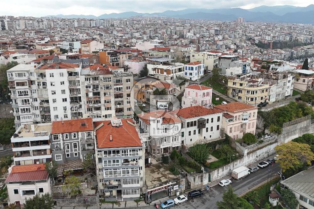 İZMİR VARYANT ÜZERİNDE TARİHİ VE MİMARİ DEĞERİYLE NADİR BULUNAN SATILIK KONAK