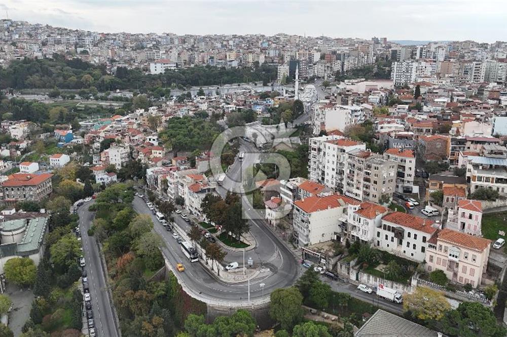 İZMİR VARYANT ÜZERİNDE TARİHİ VE MİMARİ DEĞERİYLE NADİR BULUNAN SATILIK KONAK