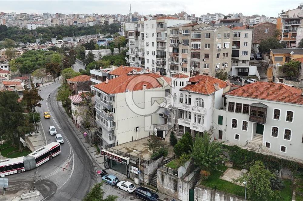 İZMİR VARYANT ÜZERİNDE TARİHİ VE MİMARİ DEĞERİYLE NADİR BULUNAN SATILIK KONAK