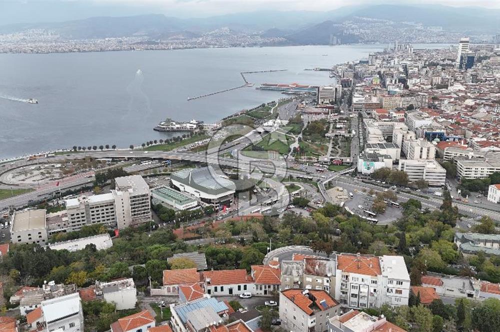İZMİR VARYANT ÜZERİNDE TARİHİ VE MİMARİ DEĞERİYLE NADİR BULUNAN SATILIK KONAK