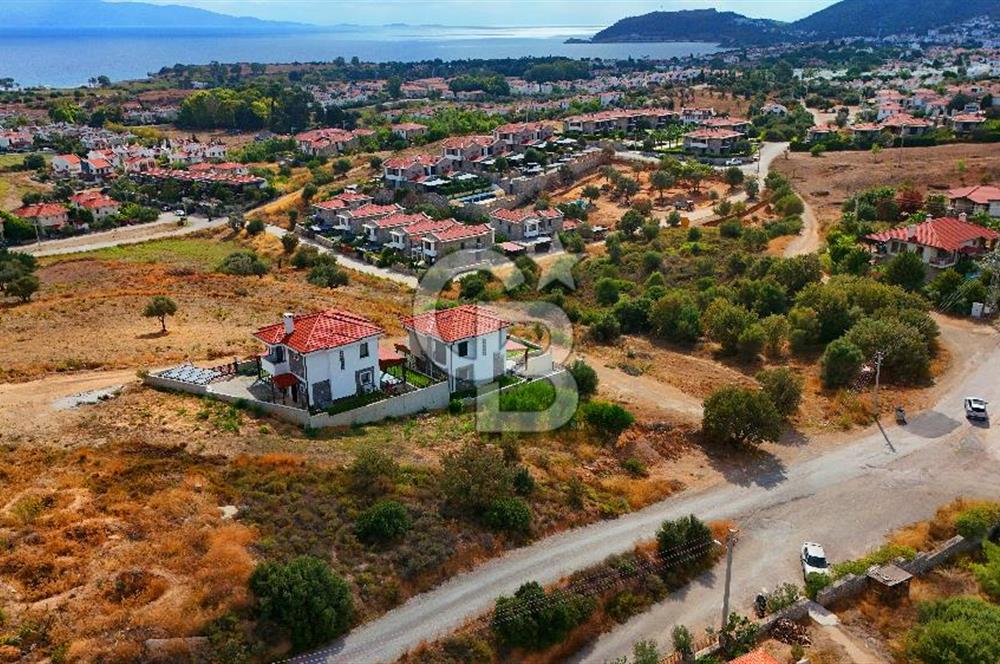 Datça Burgaz'da Satılık 550 m² İmarlı Arsa - Köşe Parsel