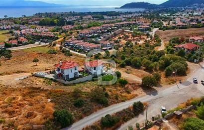 Datça Burgaz'da Satılık 550 m² İmarlı Arsa - Köşe Parsel