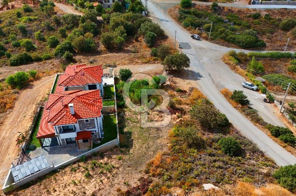 Datça Burgaz'da Satılık 550 m² İmarlı Arsa - Köşe Parsel