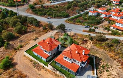 Datça Burgaz'da Satılık 550 m² İmarlı Arsa - Köşe Parsel