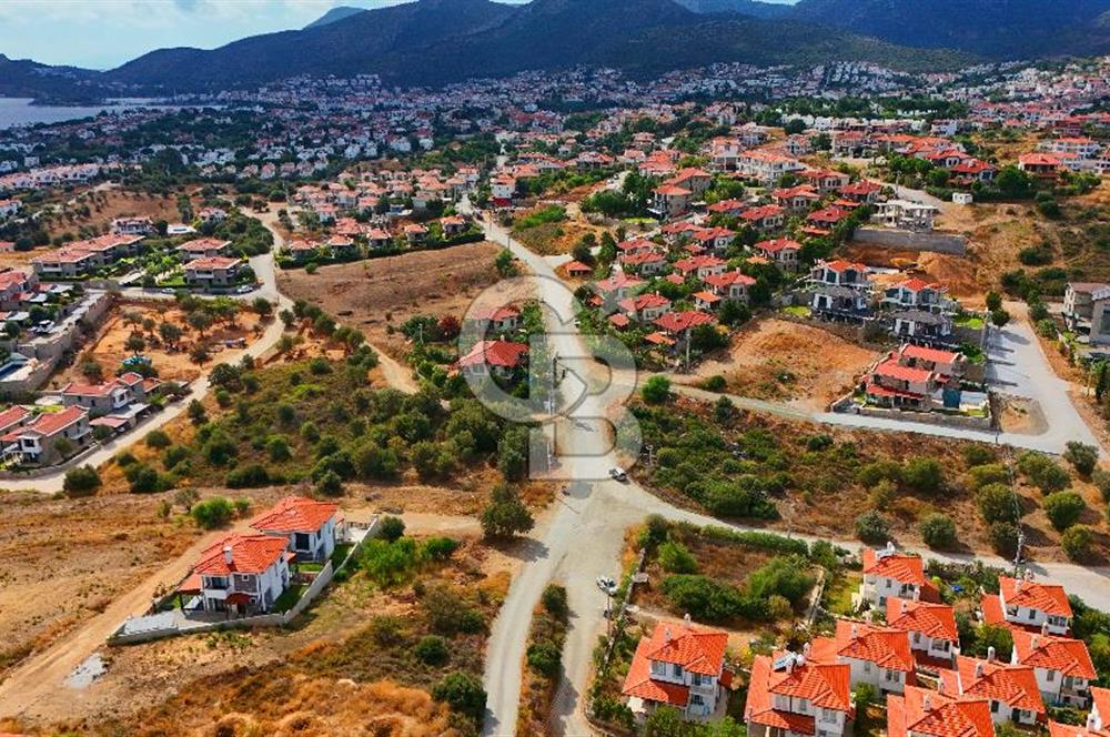 Datça Burgaz'da Satılık 550 m² İmarlı Arsa - Köşe Parsel