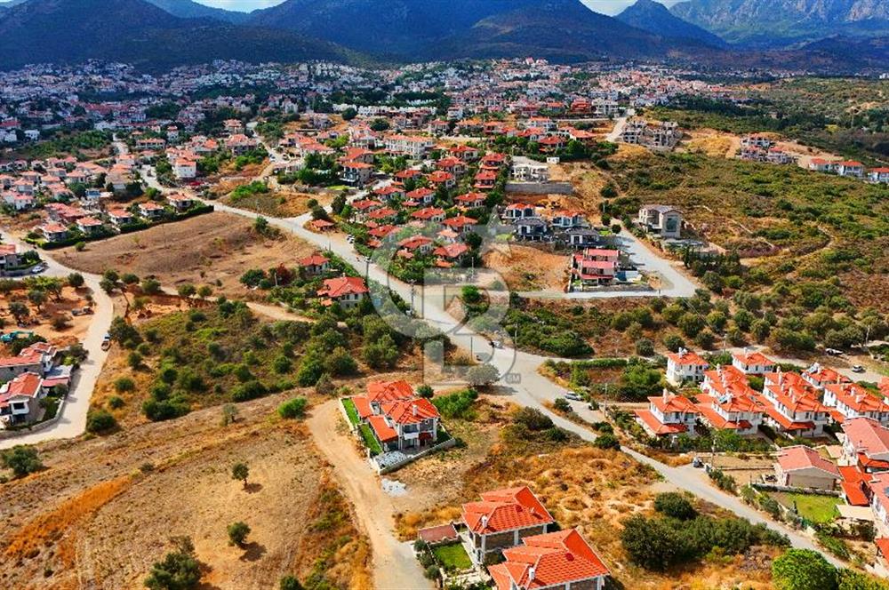 Datça Burgaz'da Satılık 550 m² İmarlı Arsa - Köşe Parsel