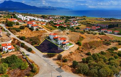 Datça Burgaz'da Satılık 550 m² İmarlı Arsa - Köşe Parsel