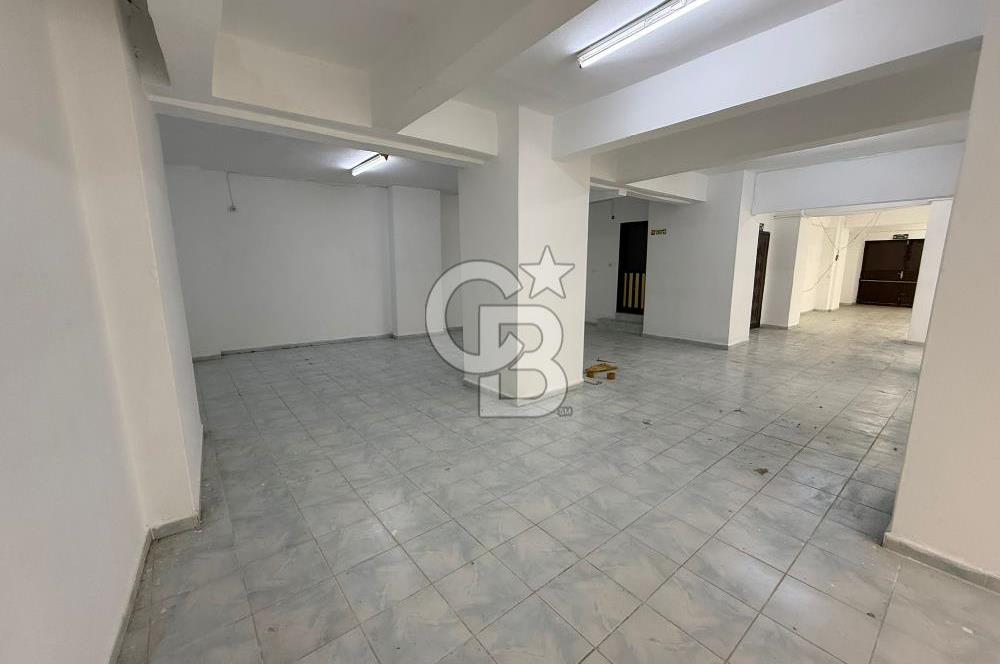Küçükçekmece İnönü'de, Otoparklı, 1.000m2, Komple Kiralık Bina