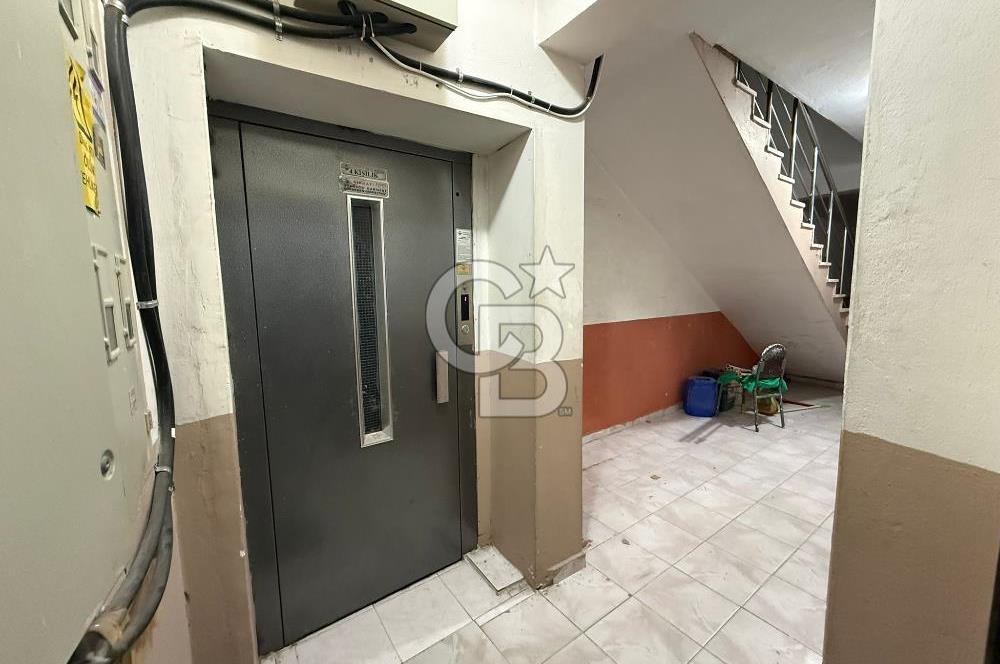 Küçükçekmece İnönü'de, Otoparklı, 1.000m2, Komple Kiralık Bina