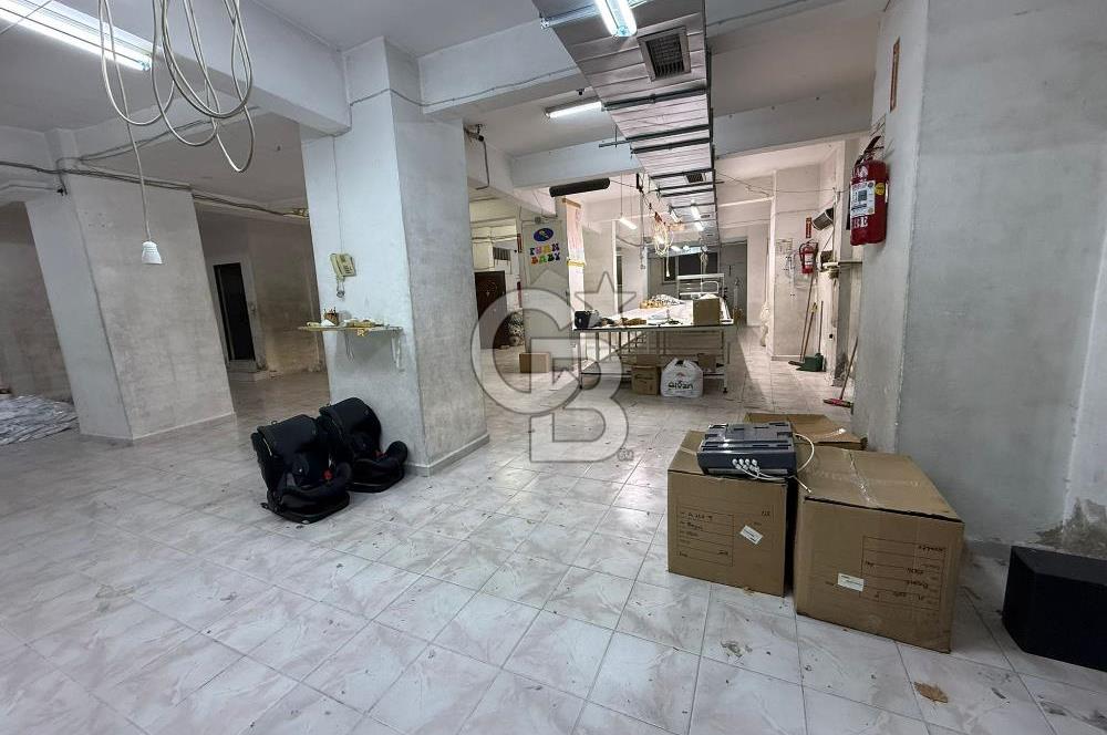 Küçükçekmece İnönü'de, Otoparklı, 1.000m2, Komple Kiralık Bina