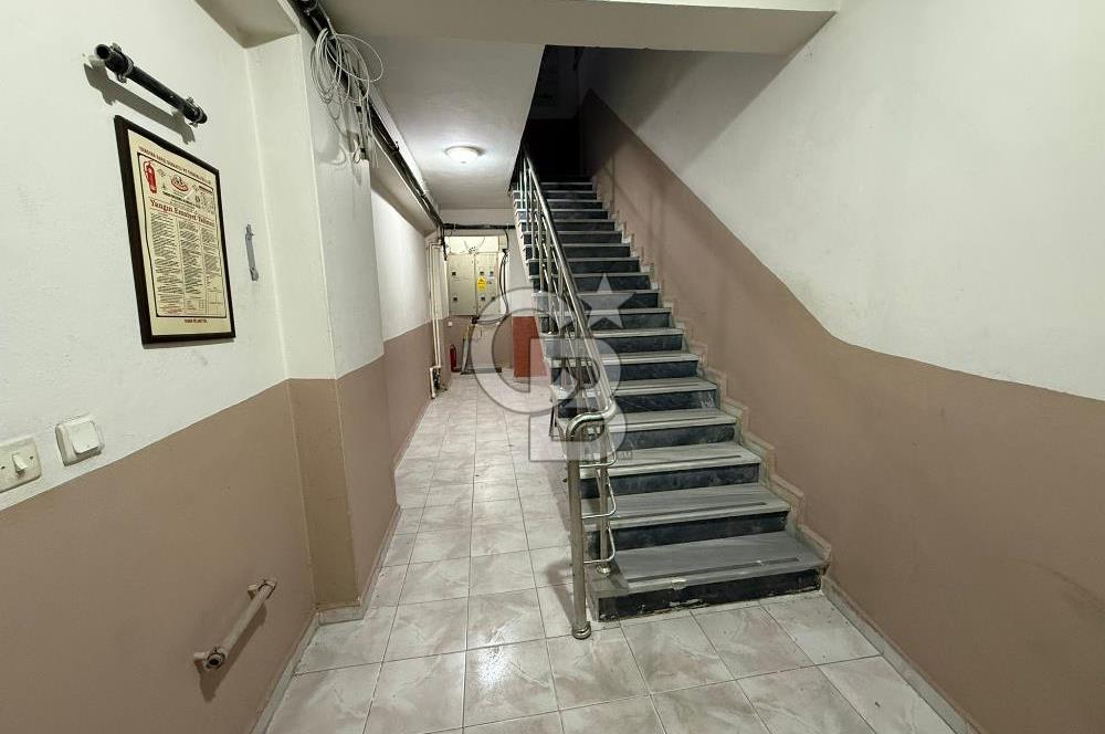 Küçükçekmece İnönü'de, Otoparklı, 1.000m2, Komple Kiralık Bina