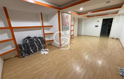 Küçükçekmece İnönü'de, Otoparklı, 1.000m2, Komple Kiralık Bina