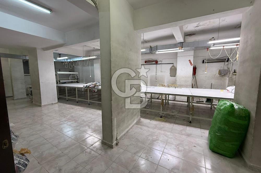 Küçükçekmece İnönü'de, Otoparklı, 1.000m2, Komple Kiralık Bina