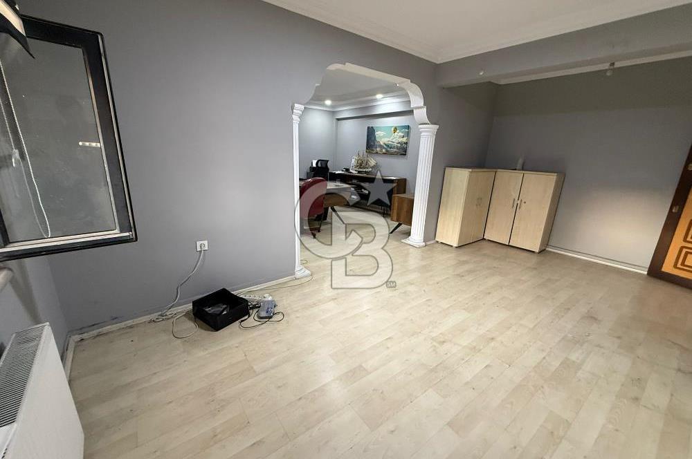 Küçükçekmece İnönü'de, Otoparklı, 1.000m2, Komple Kiralık Bina