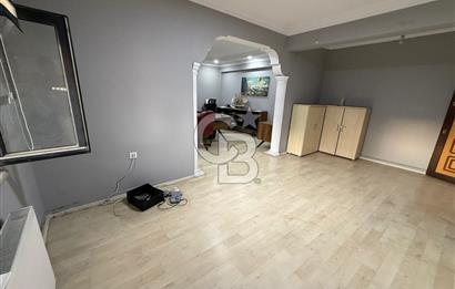 Küçükçekmece İnönü'de, Otoparklı, 1.000m2, Komple Kiralık Bina