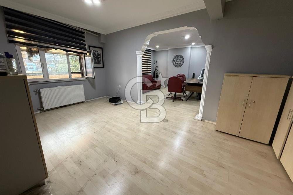 Küçükçekmece İnönü'de, Otoparklı, 1.000m2, Komple Kiralık Bina