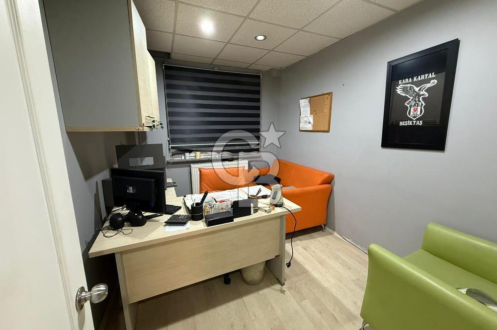 Küçükçekmece İnönü'de, Otoparklı, 1.000m2, Komple Kiralık Bina