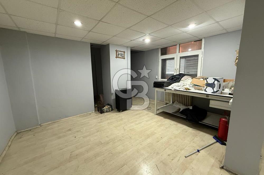 Küçükçekmece İnönü'de, Otoparklı, 1.000m2, Komple Kiralık Bina