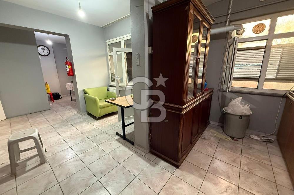 Küçükçekmece İnönü'de, Otoparklı, 1.000m2, Komple Kiralık Bina