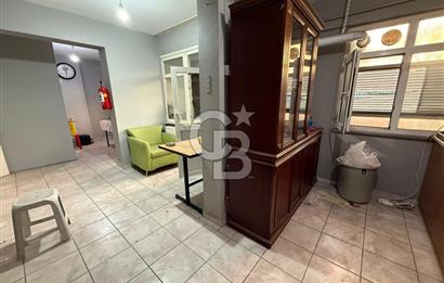 Küçükçekmece İnönü'de, Otoparklı, 1.000m2, Komple Kiralık Bina