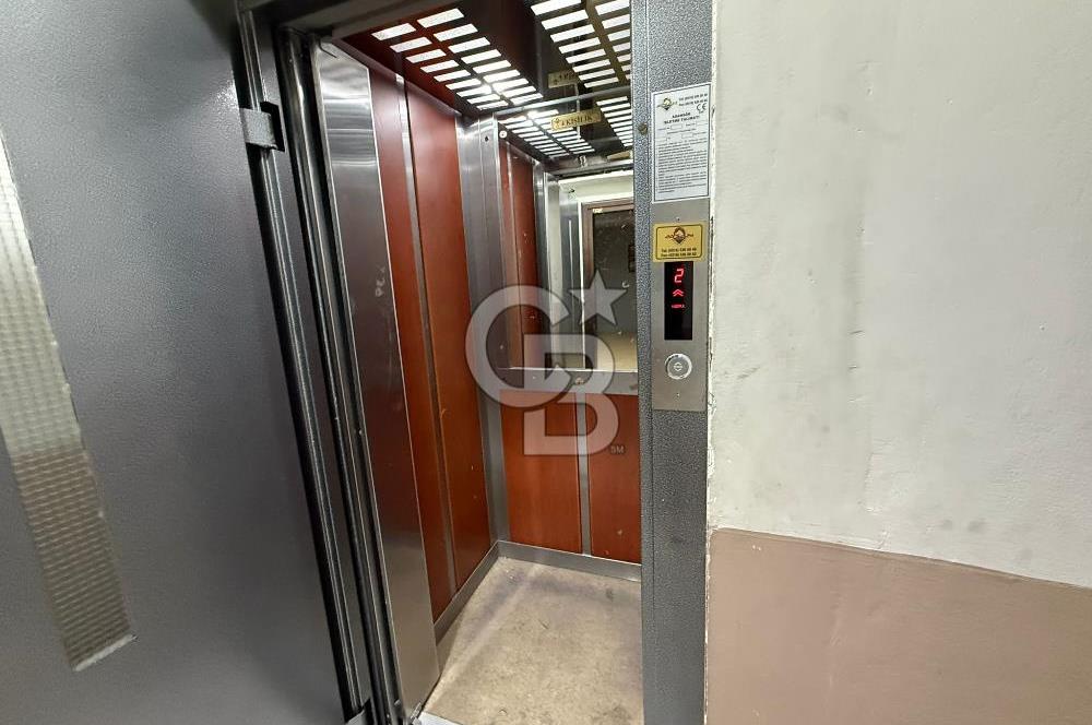 Küçükçekmece İnönü'de, Otoparklı, 1.000m2, Komple Kiralık Bina
