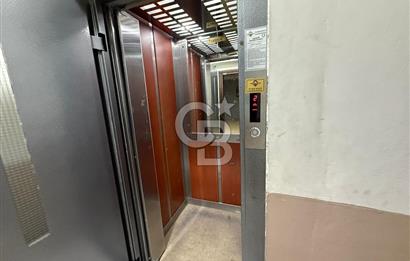 Küçükçekmece İnönü'de, Otoparklı, 1.000m2, Komple Kiralık Bina