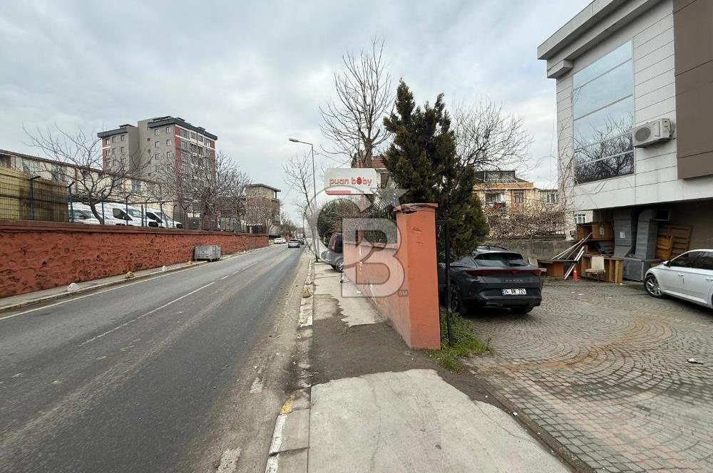 Küçükçekmece İnönü'de, Otoparklı, 1.000m2, Komple Kiralık Bina