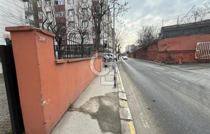 Küçükçekmece İnönü'de, Otoparklı, 1.000m2, Komple Kiralık Bina