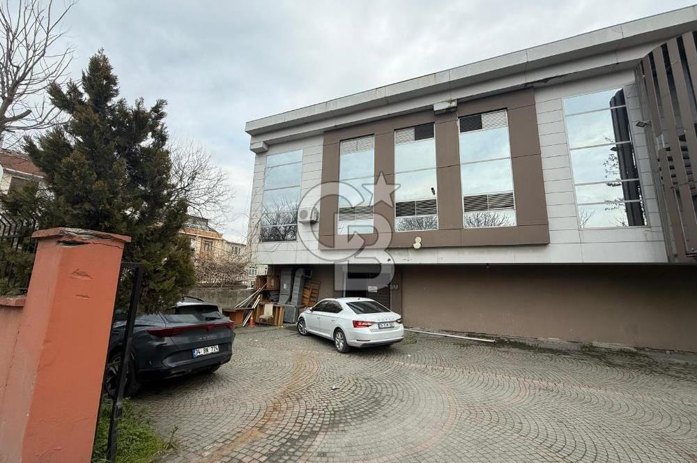 Küçükçekmece İnönü'de, Otoparklı, 1.000m2, Komple Kiralık Bina