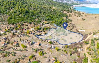 CB MARİNA'DAN KAPUBAĞ'DA GÖL MANZARALI SATILIK KARGİR EV VE TARLA
