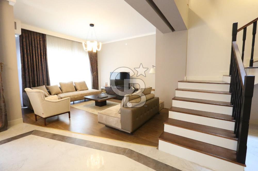 SİTE İÇNDE LÜX YAPILI 7/24 GÜVENLİK GENİŞ BAHÇE ALANLI 5+2 VİLLA