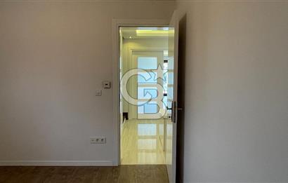 Urla Atatürk Mahallesinde Geniş Bahçeli Satılık 6+1 Villa