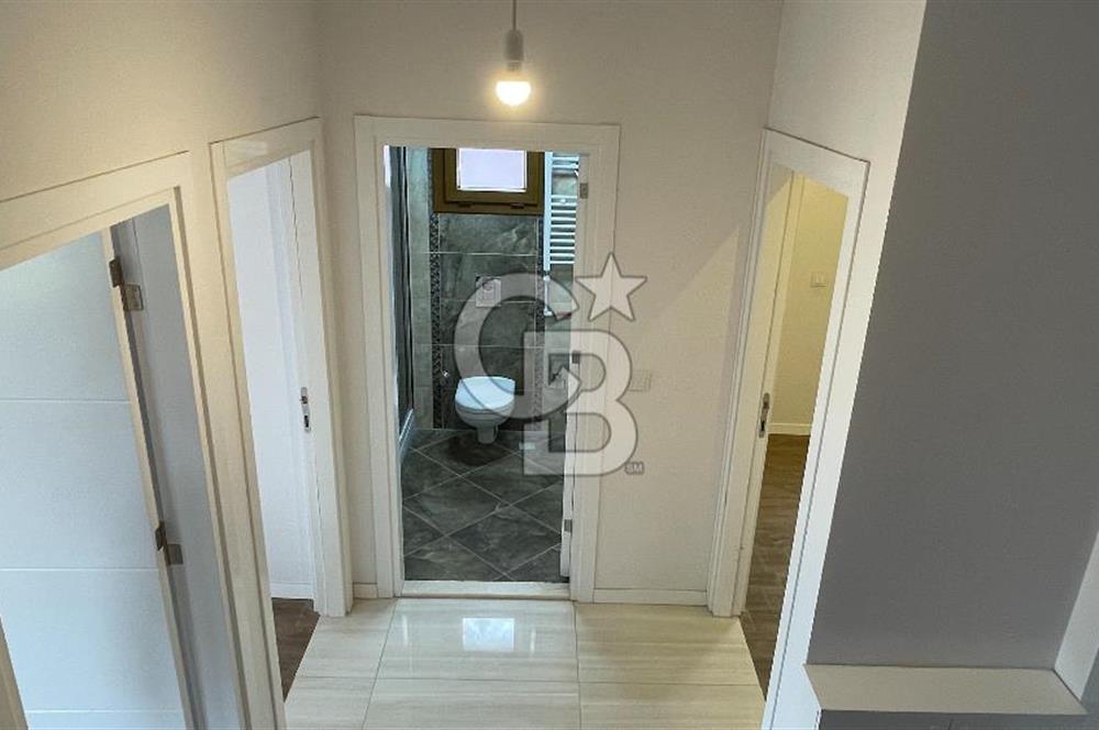 Urla Atatürk Mahallesinde Geniş Bahçeli Satılık 6+1 Villa