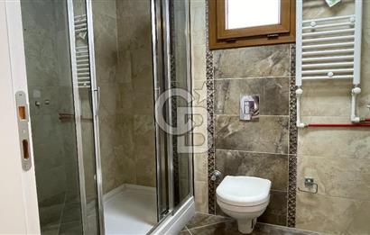 Urla Atatürk Mahallesinde Geniş Bahçeli Satılık 6+1 Villa