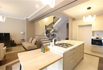 SİTE İÇNDE LÜX YAPILI 7/24 GÜVENLİK GENİŞ BAHÇE ALANLI 5+2 VİLLA