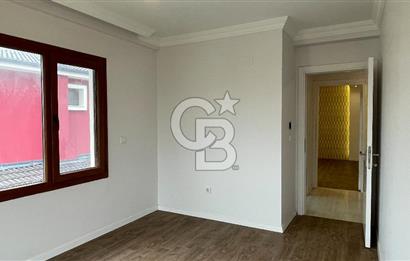 Urla Atatürk Mahallesinde Geniş Bahçeli Satılık 6+1 Villa