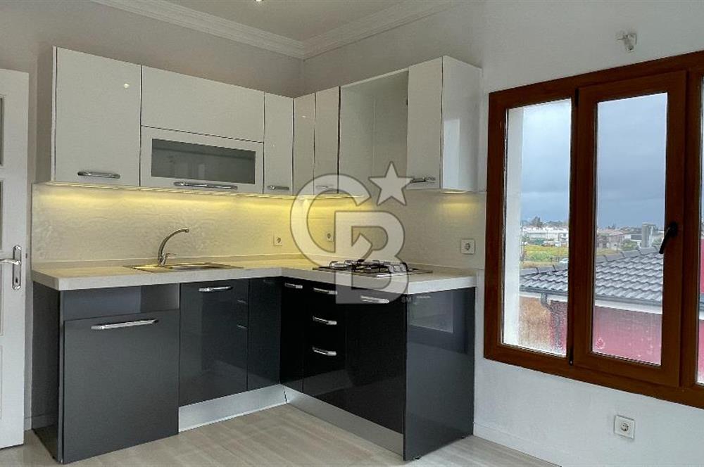 Urla Atatürk Mahallesinde Geniş Bahçeli Satılık 6+1 Villa