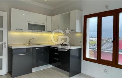 Urla Atatürk Mahallesinde Geniş Bahçeli Satılık 6+1 Villa