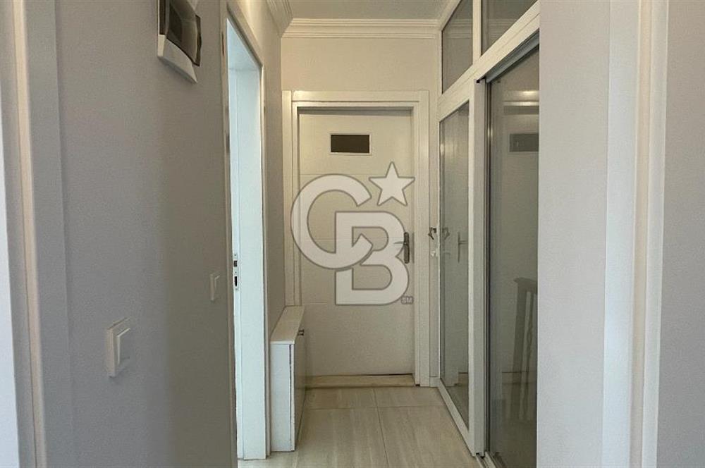 Urla Atatürk Mahallesinde Geniş Bahçeli Satılık 6+1 Villa