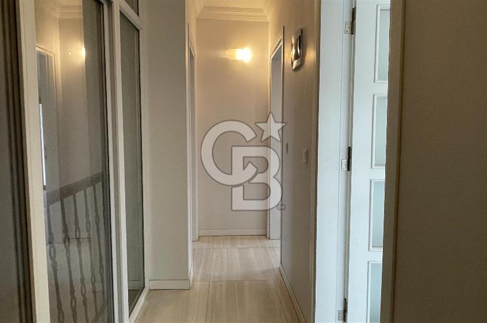 Urla Atatürk Mahallesinde Geniş Bahçeli Satılık 6+1 Villa