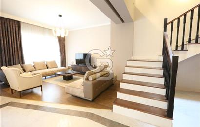 SİTE İÇNDE LÜX YAPILI 7/24 GÜVENLİK GENİŞ BAHÇE ALANLI 5+2 VİLLA
