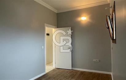 Urla Atatürk Mahallesinde Geniş Bahçeli Satılık 6+1 Villa