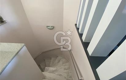 Akbükün Kalbinde,Üç Manzarayı Bir Arada Sunan 2+1 Satılık Daire