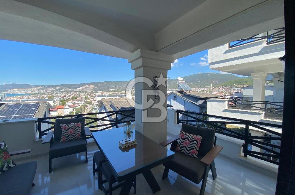 Akbükün Kalbinde,Üç Manzarayı Bir Arada Sunan 2+1 Satılık Daire