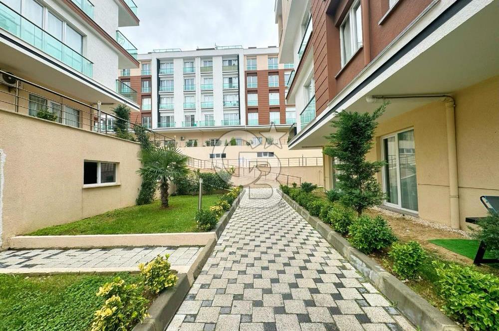 KAVAKLI MH ŞEHRİ BEYAZ 2 SİTESİNDE SATILIK 8+1 BÜYÜK TİP DAİRE