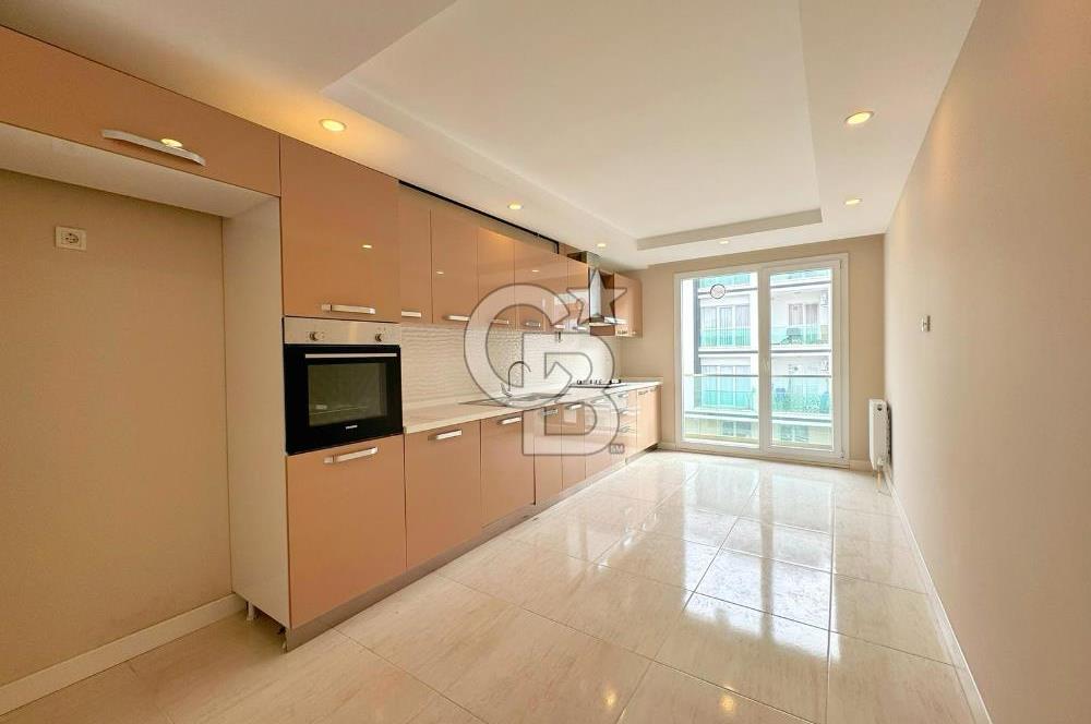 KAVAKLI MH ŞEHRİ BEYAZ 2 SİTESİNDE SATILIK 8+1 BÜYÜK TİP DAİRE