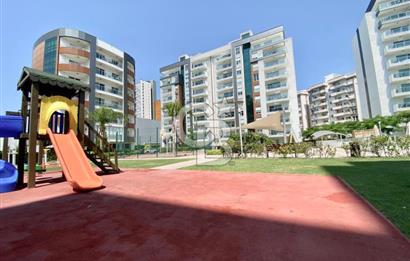 İZMİR Mavişehir MODERN 1'de HAVUZ CEPHE 1+1 EŞYALI KİRALIK DAİRE